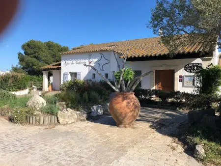 Bungalow confortable à Saintes-Maries-de-la-Mer avec piscine - Photo 9
