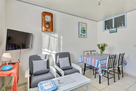 Maison charmante à L'Épine avec jardin clôturé et terrasse - Photo 3