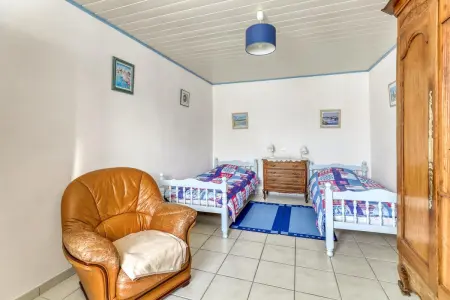Maison charmante à L'Épine avec jardin clôturé et terrasse - Photo 10