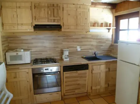 Maison chaleureuse à Notre-Dame-de-Bellecombe avec cheminée. - Photo 8
