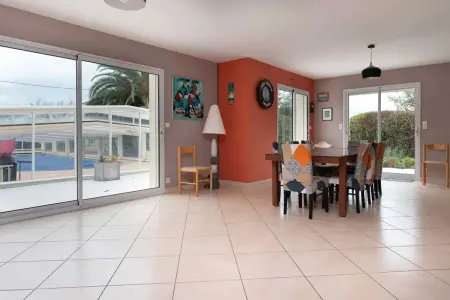 Villa spacieuse à Plouharnel avec piscine et jacuzzi - Photo 6