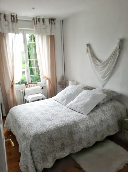 Maison confortable à Saint-Germain-du-Pert avec piscine privée - Photo 18