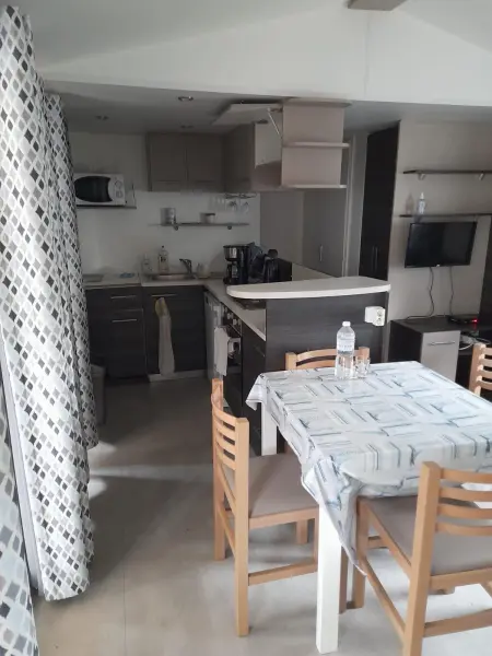 Bungalow charmant au cœur de Les Mathes avec piscine partagée - Photo 10