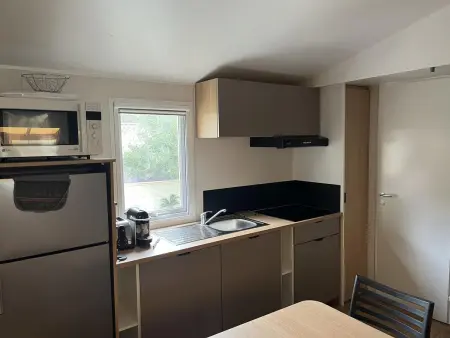 Charmant Bungalow à Puget-sur-Argens avec piscine partagée - Photo 8