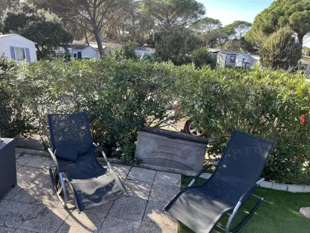 Charmant Bungalow à Puget-sur-Argens avec piscine partagée - Photo 9