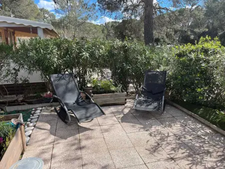 Charmant Bungalow à Puget-sur-Argens avec piscine partagée - Photo 31