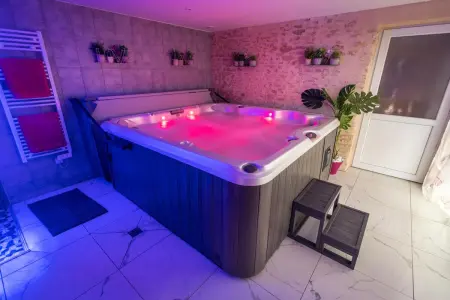 Maison de charme à Arçay avec jacuzzi, Maison 2 personnes à Arçay - Photo 1