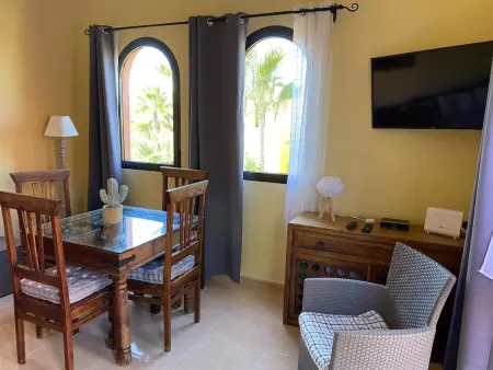 Appartement cosy à Corralejo, piscine partagée, 55 m² - Photo 4