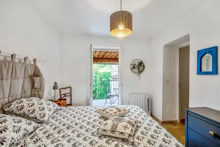 Charmante Maison à Bonnieux avec Terrasse et Vue sur le Jardin - Photo 2