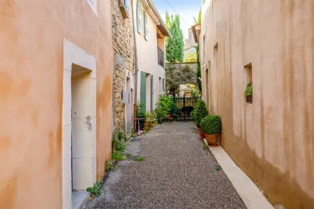 Charmante Maison à Bonnieux avec Terrasse et Vue sur le Jardin - Photo 9