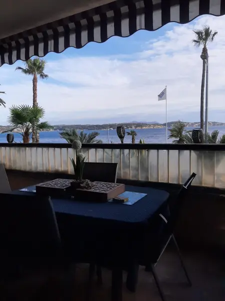 Studio charmant avec vue sur la mer à Bandol - 28 m² - Terrasse - Photo 2