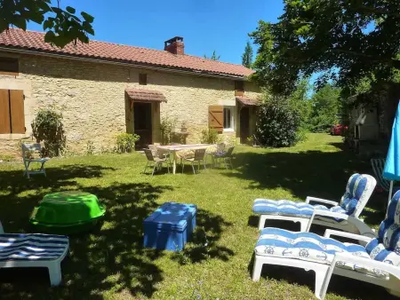 Maison charmante à Les Junies avec vue sur jardin - Photo 1