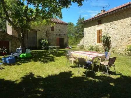 Maison charmante à Les Junies avec vue sur jardin - Photo 4
