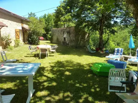 Maison charmante à Les Junies avec vue sur jardin - Photo 6