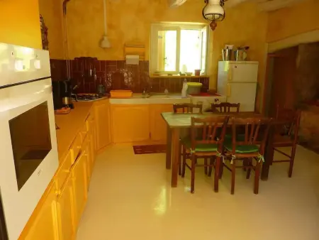 Maison charmante à Les Junies avec vue sur jardin - Photo 12