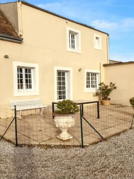 Charmante Maison à Saint-Martin-des-Entrées avec Piscine Partagée - Photo 9