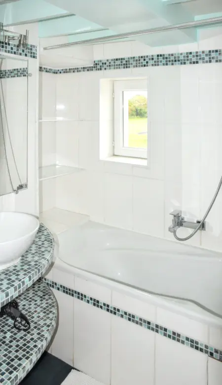 Charmante Maison à Saint-Martin-des-Entrées avec Piscine Partagée - Photo 11