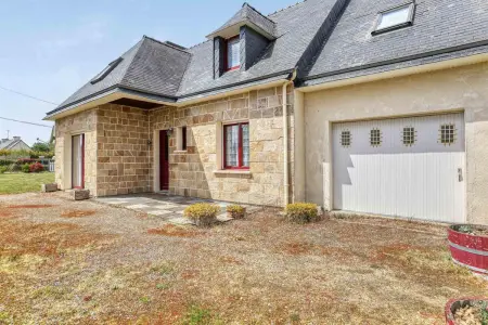 Charmante Maison en Campagne près de Nevez avec Jardin Clôturé - Photo 6