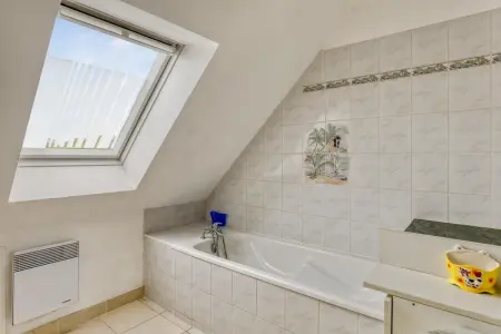 Charmante Maison en Campagne près de Nevez avec Jardin Clôturé - Photo 21