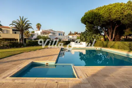 Villa élégante avec piscine privée à Quarteira - Photo 14