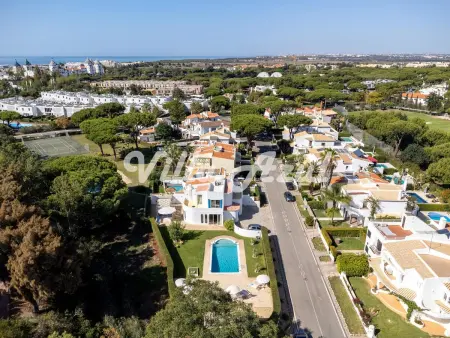 Villa élégante avec piscine privée à Quarteira - Photo 46