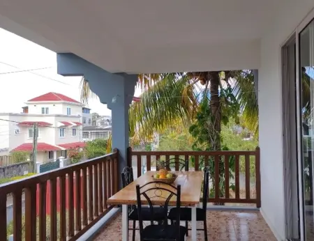Appartement lumineux à Trou aux Biches - 70 m² - Vue sur jardin - Photo 1