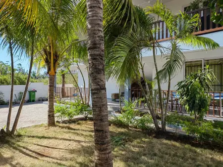 Appartement lumineux à Trou aux Biches - 70 m² - Vue sur jardin - Photo 4
