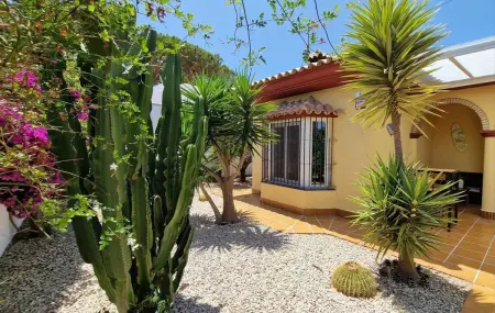 Villa ensoleillée avec piscine privée à Chiclana de la Frontera - Photo 3