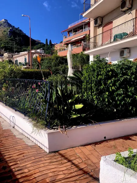 Appartement spacieux à Taormina avec vue sur mer et balcons - Photo 11