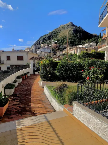 Appartement spacieux à Taormina avec vue sur mer et balcons - Photo 12