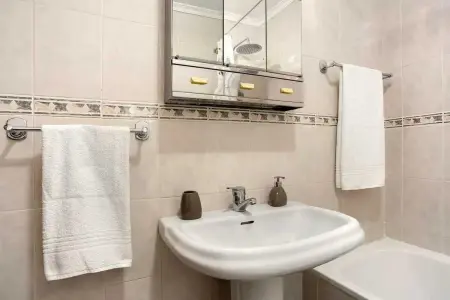 Appartement charmant dans Funchal avec balcon et vue - Photo 3