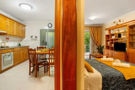 Appartement charmant dans Funchal avec balcon et vue - Photo 8