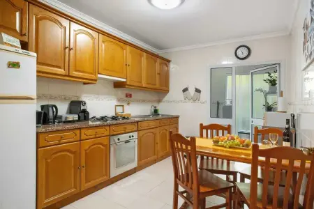 Appartement charmant dans Funchal avec balcon et vue - Photo 9
