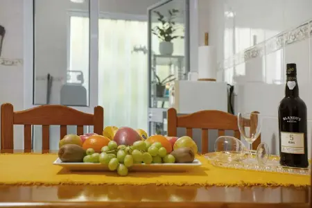 Appartement charmant dans Funchal avec balcon et vue - Photo 11