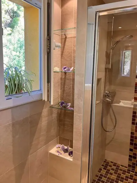 Maison conviviale à Fréjus avec piscine à débordement - Photo 42
