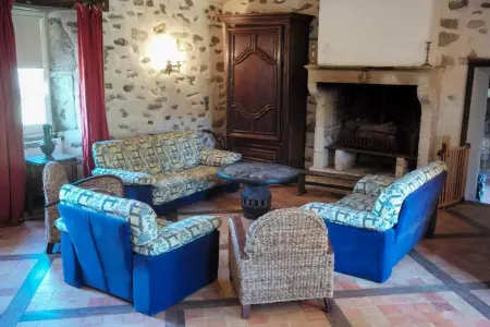 Maison spacieuse proche du centre de Landevieille + jardin clôturé - Photo 3