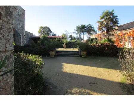 Maison spacieuse proche du centre de Landevieille + jardin clôturé - Photo 12