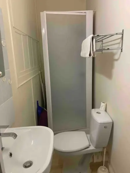 Studio moderne à Néris-les-Bains de 17 m², Appartement 2 personnes à Néris les Bains - Photo 5