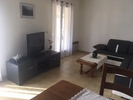 Villa avec jardin à Poussan avec piscine privée ouverte toute l'année - Photo 22