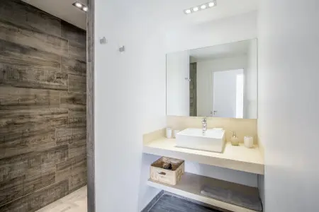 Appartement confortable à Hyères avec piscine privée - Photo 6