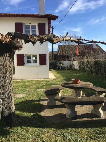 Charmante maison à Arcangues avec vue sur les montagnes - Photo 1