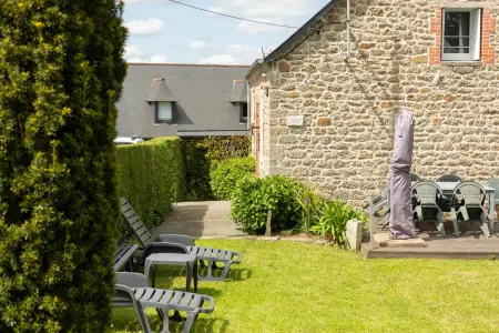 Maison confortable à Rostrenen avec jardin et cheminée - Photo 4