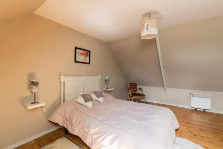 Maison confortable à Rostrenen avec jardin et cheminée - Photo 9