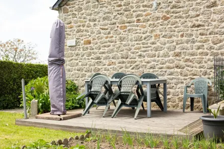 Maison confortable à Rostrenen avec jardin et cheminée - Photo 17