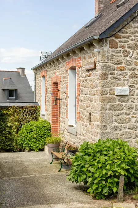 Maison confortable à Rostrenen avec jardin et cheminée - Photo 19
