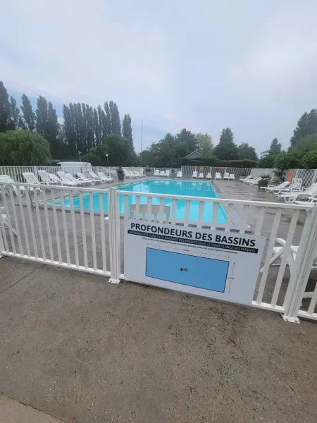 Bungalow charmant à Ivry-la-Bataille avec piscine partagée - Photo 7
