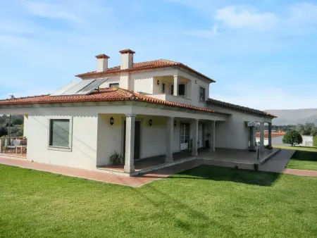 Villa accueillante à Santa Leocádia, piscine privée 475 m² - Photo 2