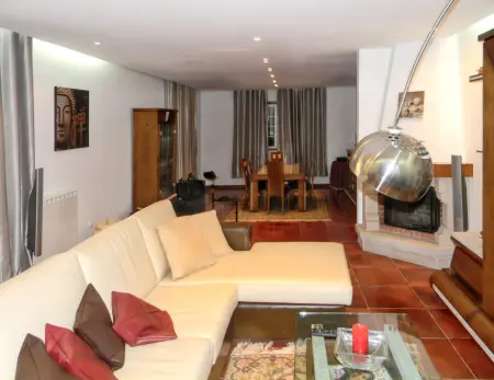 Villa accueillante à Santa Leocádia, piscine privée 475 m² - Photo 8