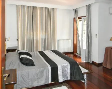 Villa accueillante à Santa Leocádia, piscine privée 475 m² - Photo 20