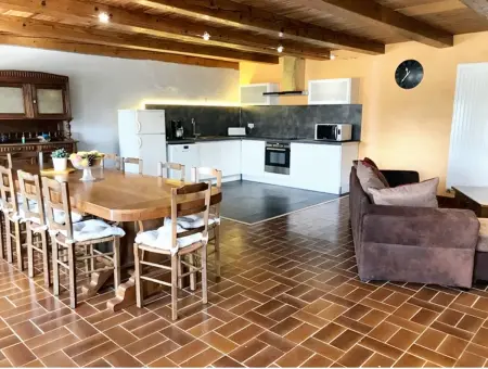 Maison conviviale à Bagnols avec terrasse et jardin - Photo 3
